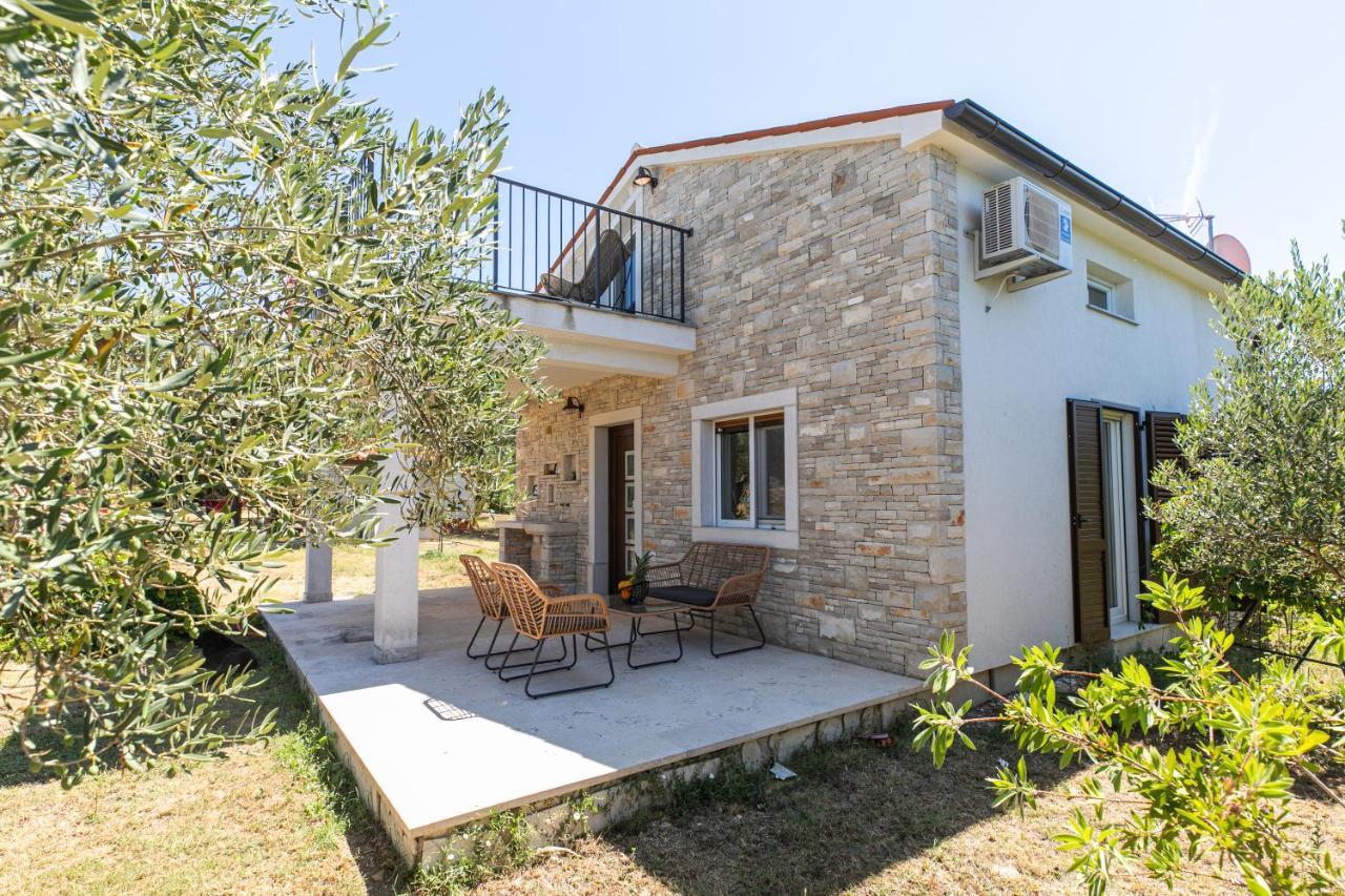 Val Villa Peroj Bagian luar foto
